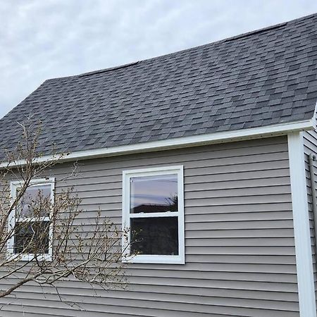 Family Ties Vacation Home - Rossy House Twillingate Eksteriør billede