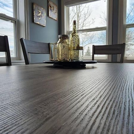 Family Ties Vacation Home - Rossy House Twillingate Eksteriør billede