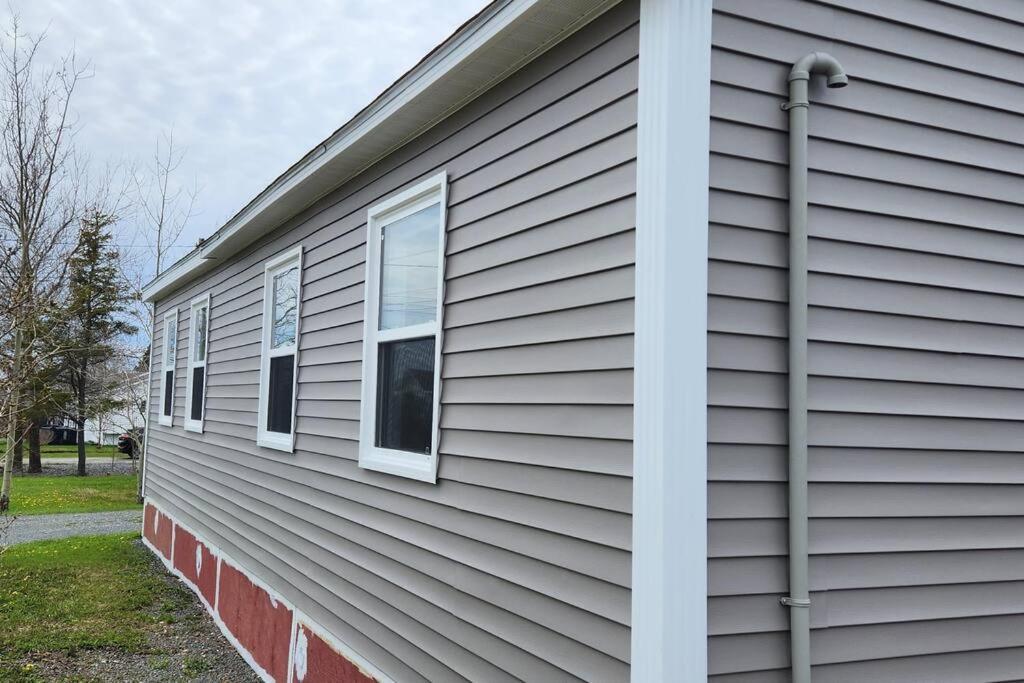 Family Ties Vacation Home - Rossy House Twillingate Eksteriør billede