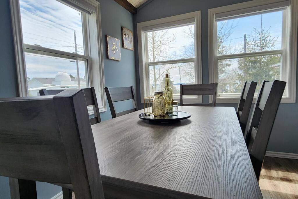 Family Ties Vacation Home - Rossy House Twillingate Eksteriør billede