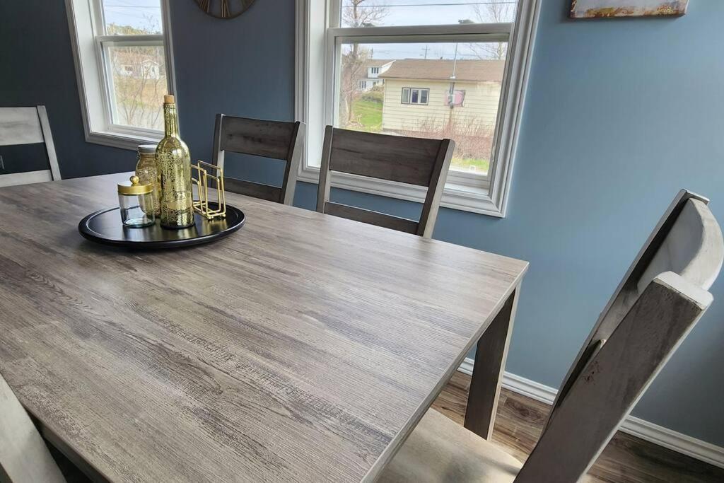 Family Ties Vacation Home - Rossy House Twillingate Eksteriør billede